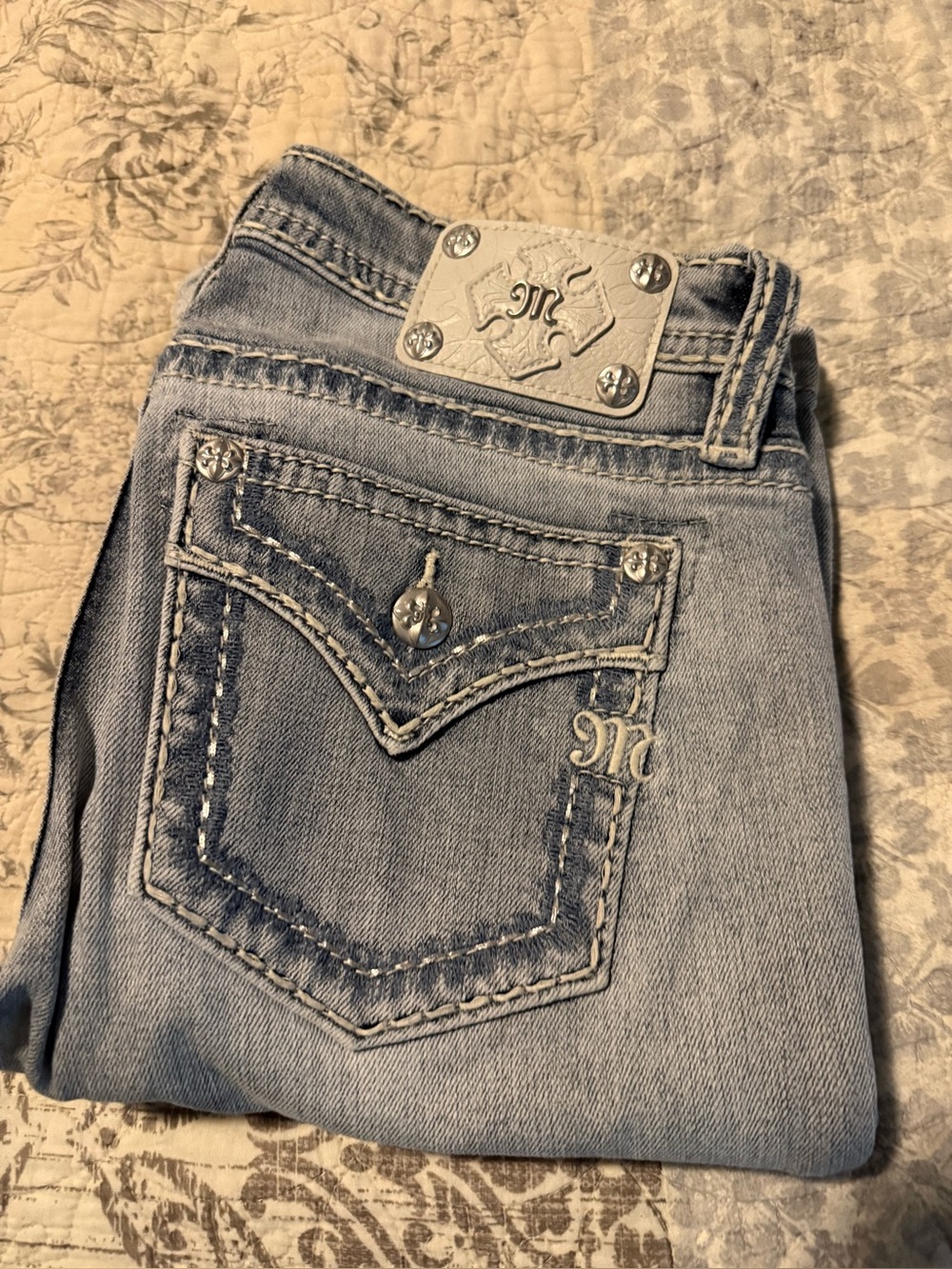 Miss Me Light Wash  Mid Rise Boot Women’s Jeans sz 28x32. New/no tag